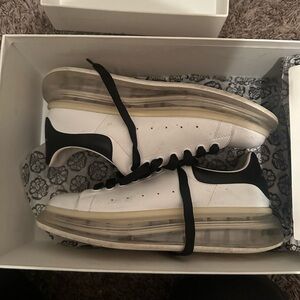 Alexander Mcqueens 42